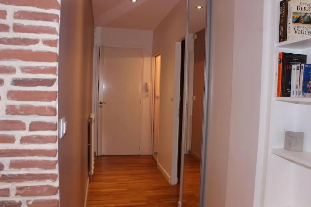 Le Jane : Centre Ville, Garage, Balcon Annecy