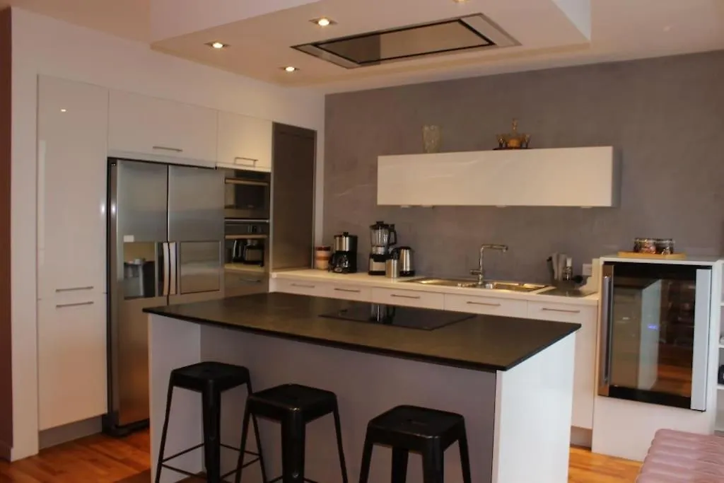 Apartment Le Jane : Centre Ville, Garage, Balcon Annecy
